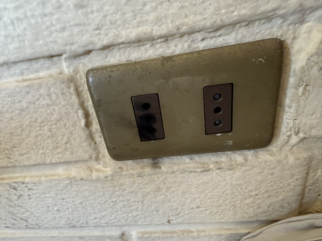 Enchufe Quemado por Sobrecarga